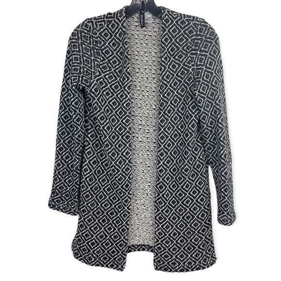 DIVIDED Soft Geometric Print B&W Cardigan - Picture 1 of 9